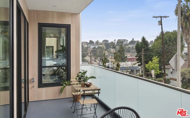 1324 Douglas Street, Los Angeles, CA 90026