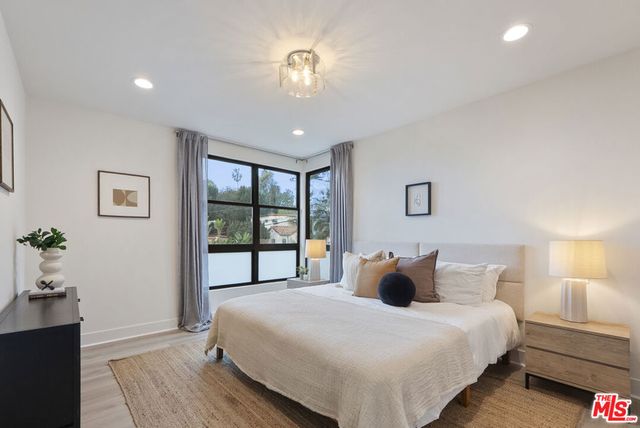 1324 Douglas Street, Los Angeles, CA 90026