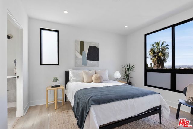 1324 Douglas Street, Los Angeles, CA 90026