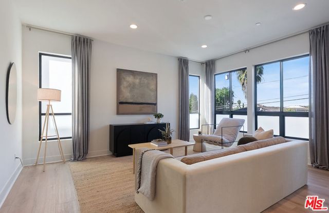 1324 Douglas Street, Los Angeles, CA 90026