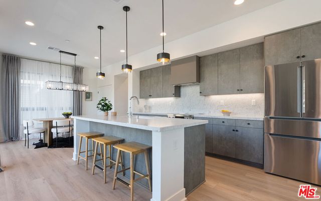 1324 Douglas Street, Los Angeles, CA 90026