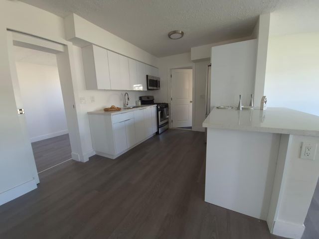 9040 NW 26th Place, Sunrise, FL 33322