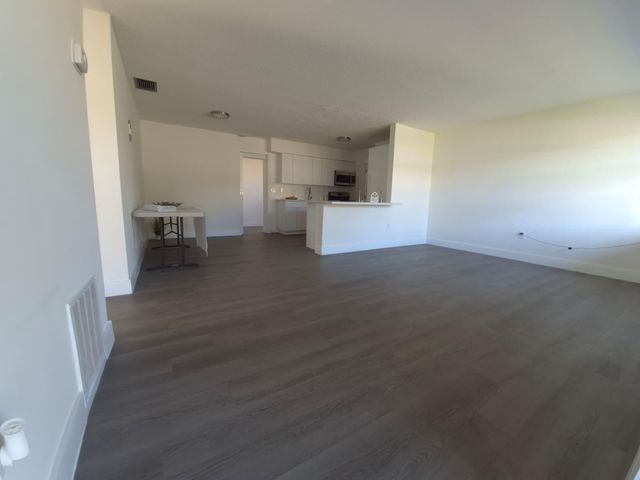 9040 NW 26th Place, Sunrise, FL 33322