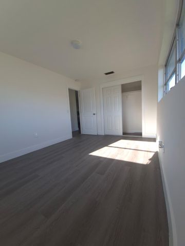 9040 NW 26th Place, Sunrise, FL 33322