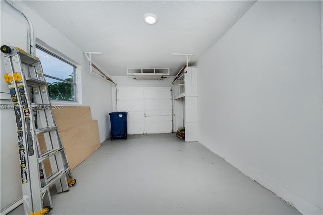 9040 NW 26th Place, Sunrise, FL 33322