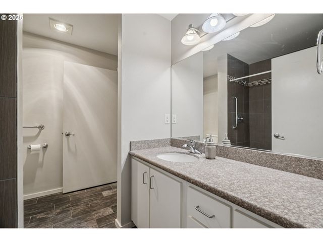 10800 Se 17TH Cir 222, Vancouver, WA 98664