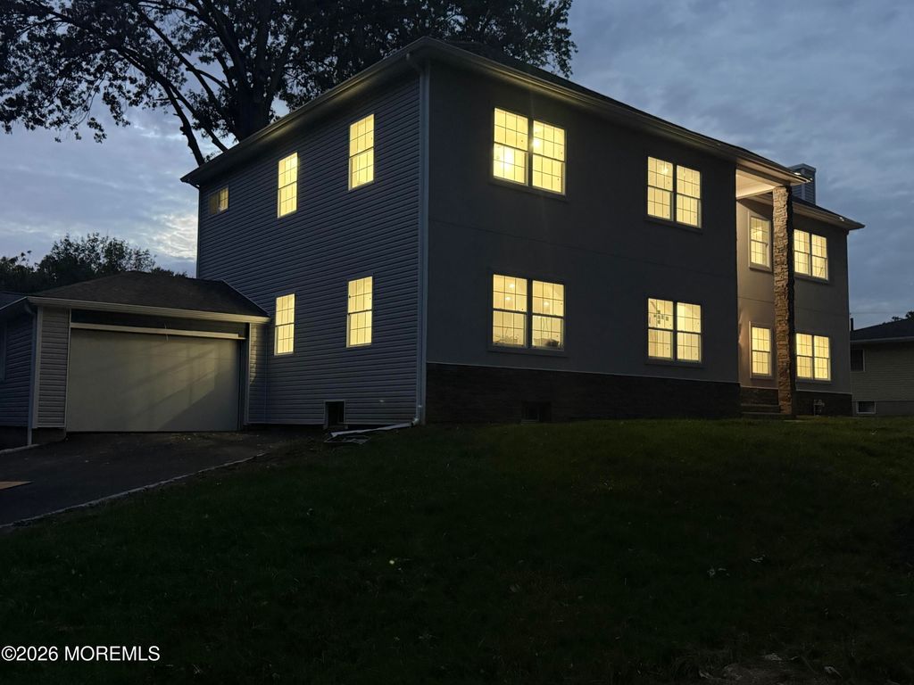 134 Lake View Boulevard, Edison, NJ 08817