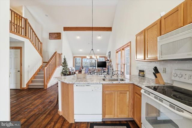 207 SYCAMORE CT, Tannersville, PA 18372