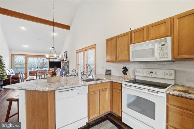 207 SYCAMORE CT, Tannersville, PA 18372