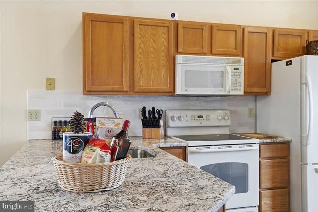 207 SYCAMORE CT, Tannersville, PA 18372