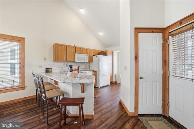 207 SYCAMORE CT, Tannersville, PA 18372