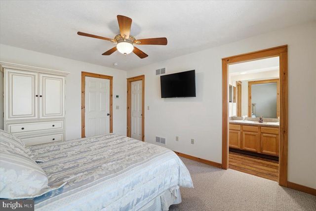 207 SYCAMORE CT, Tannersville, PA 18372
