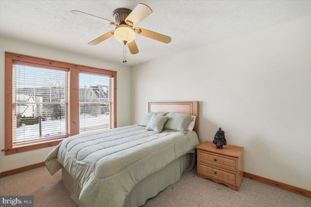 207 SYCAMORE CT, Tannersville, PA 18372