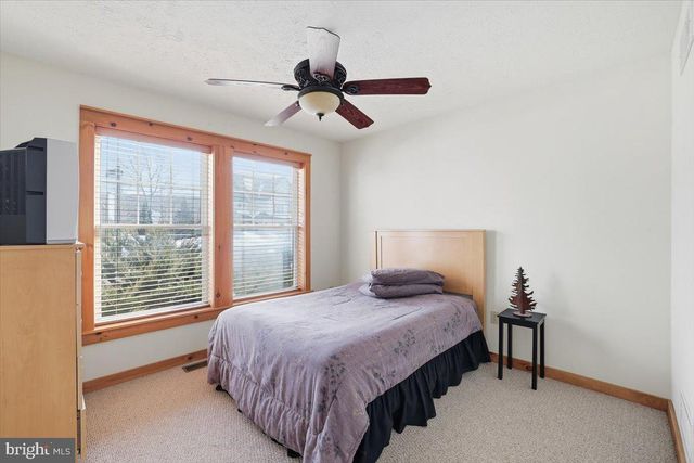 207 SYCAMORE CT, Tannersville, PA 18372
