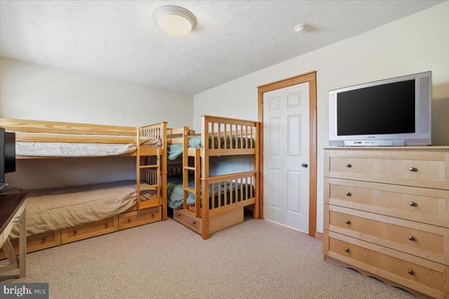 207 SYCAMORE CT, Tannersville, PA 18372