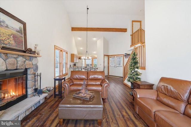 207 SYCAMORE CT, Tannersville, PA 18372