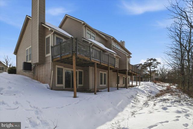 207 SYCAMORE CT, Tannersville, PA 18372