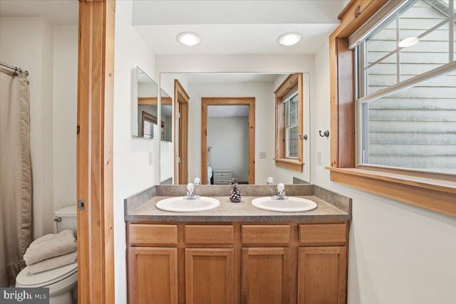 207 SYCAMORE CT, Tannersville, PA 18372