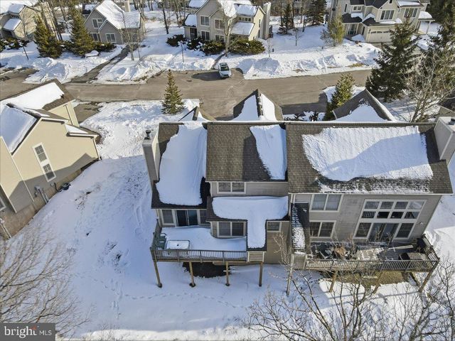 207 SYCAMORE CT, Tannersville, PA 18372