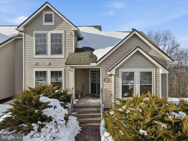 207 SYCAMORE CT, Tannersville, PA 18372