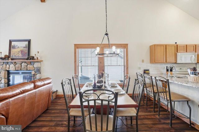 207 SYCAMORE CT, Tannersville, PA 18372