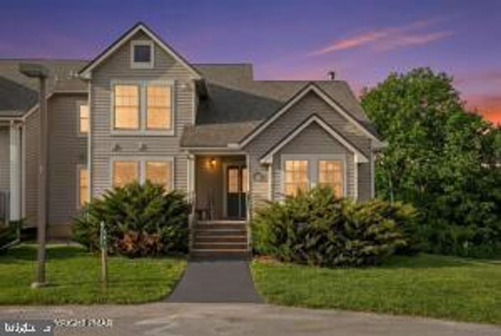 207 SYCAMORE CT, Tannersville, PA 18372