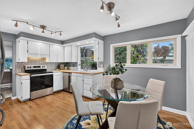 2307 SW 323rd ST, Federal Way, WA 98023