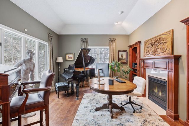 27 Scotch Pine Road, North Oaks, MN 55127