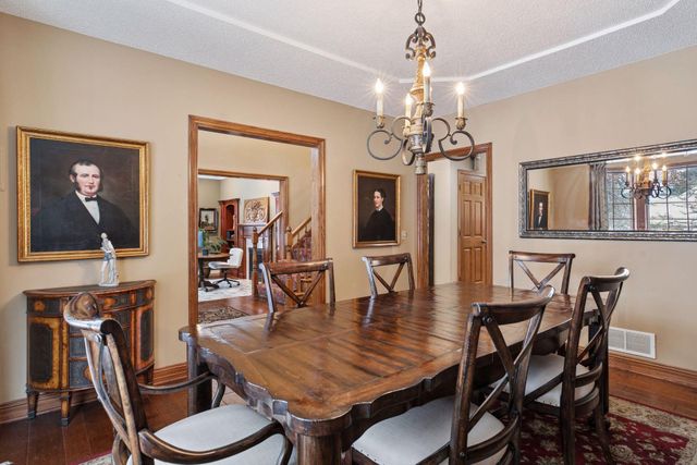 27 Scotch Pine Road, North Oaks, MN 55127