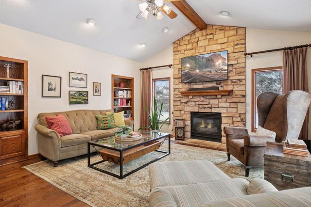 27 Scotch Pine Road, North Oaks, MN 55127