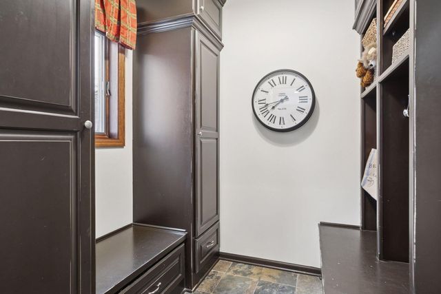 27 Scotch Pine Road, North Oaks, MN 55127