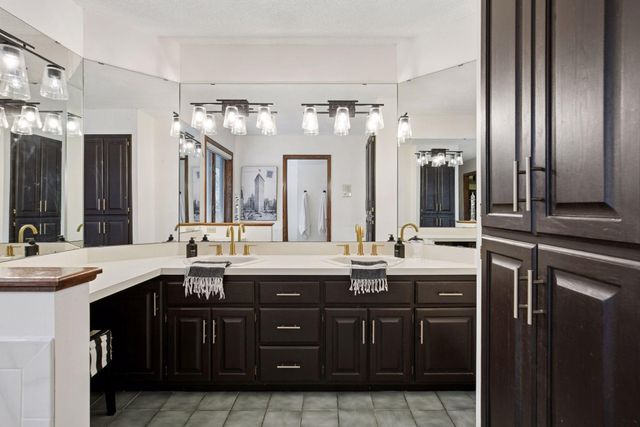 27 Scotch Pine Road, North Oaks, MN 55127