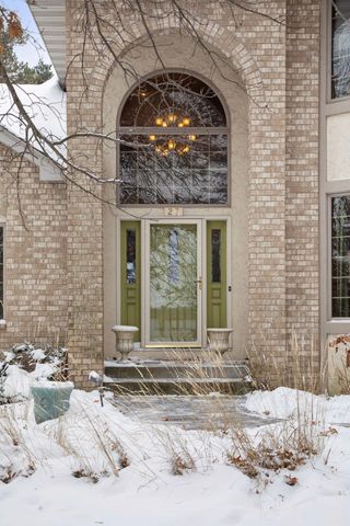 27 Scotch Pine Road, North Oaks, MN 55127