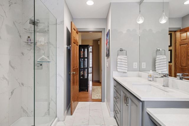 27 Scotch Pine Road, North Oaks, MN 55127