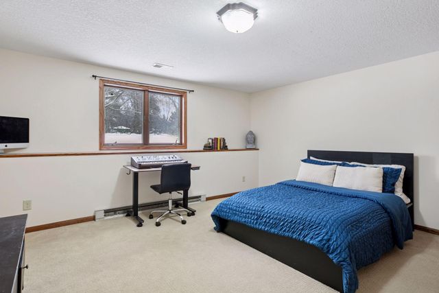 27 Scotch Pine Road, North Oaks, MN 55127