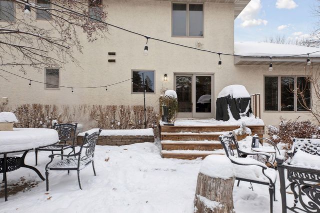 27 Scotch Pine Road, North Oaks, MN 55127