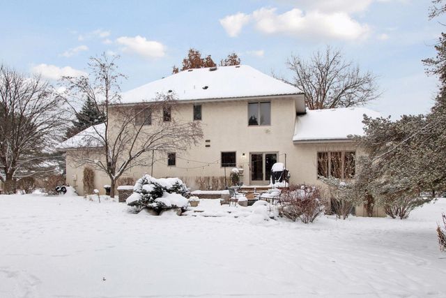 27 Scotch Pine Road, North Oaks, MN 55127