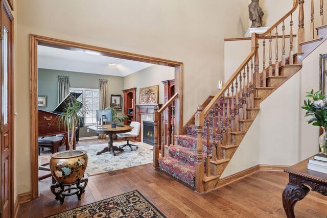 27 Scotch Pine Road, North Oaks, MN 55127