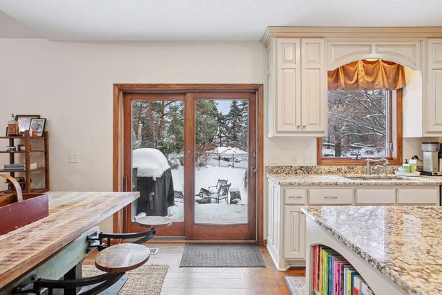 27 Scotch Pine Road, North Oaks, MN 55127