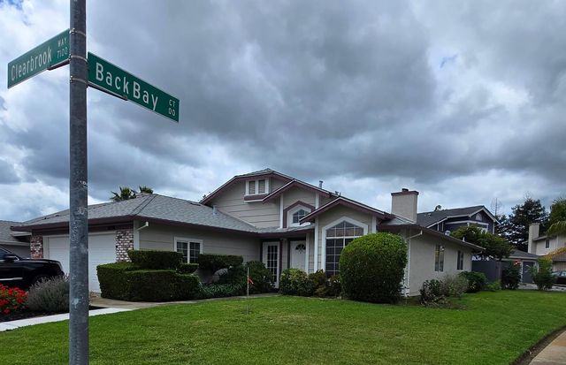 7158 Clearbrook Way, Sacramento, CA 95823