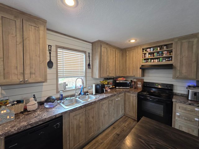 884 Holly Grove Road, Corbin, KY 40701