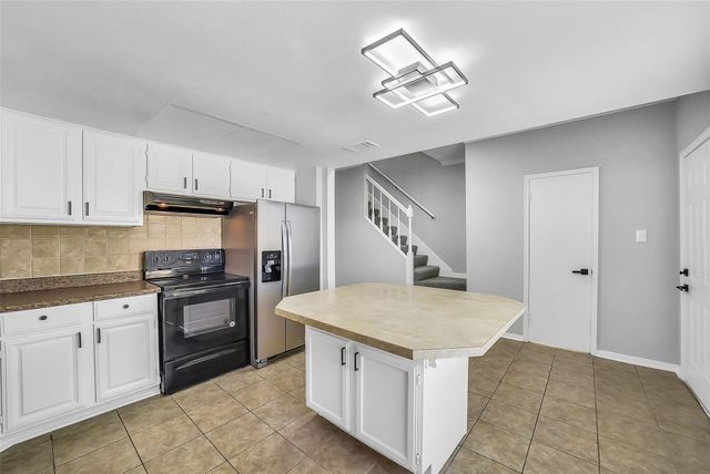 14703 Barryknoll Lane 11, Houston, TX 77079