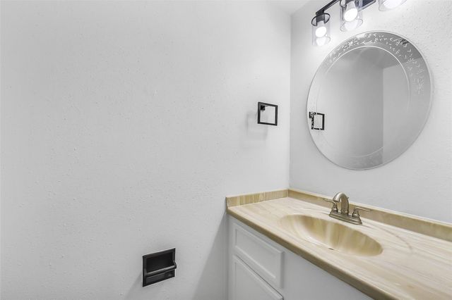 14703 Barryknoll Lane 11, Houston, TX 77079