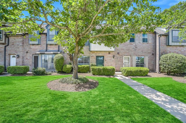 14703 Barryknoll Lane 11, Houston, TX 77079