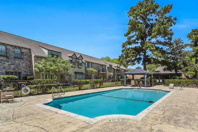 14703 Barryknoll Lane 11, Houston, TX 77079