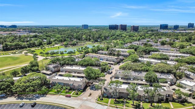 14703 Barryknoll Lane 11, Houston, TX 77079