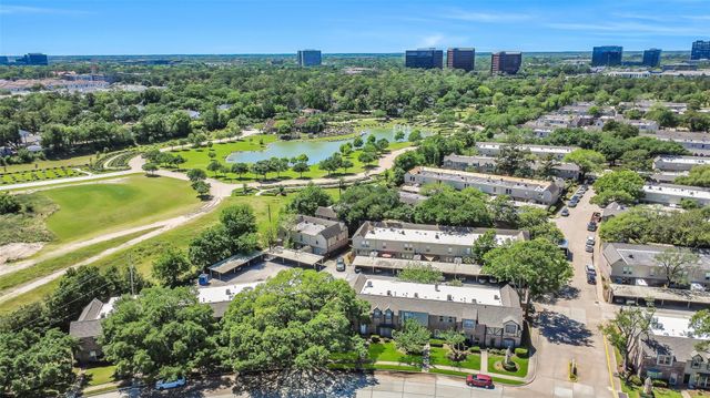 14703 Barryknoll Lane 11, Houston, TX 77079