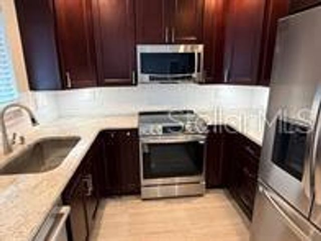 2802 PASS A GRILLE WAY 2, St Petersburg, FL 33706