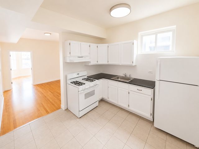 3133 W Augusta Boulevard 2E, Chicago, IL 60622