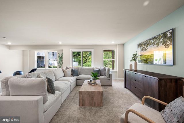 555 ARROWGRASS LN, New Castle, DE 19720